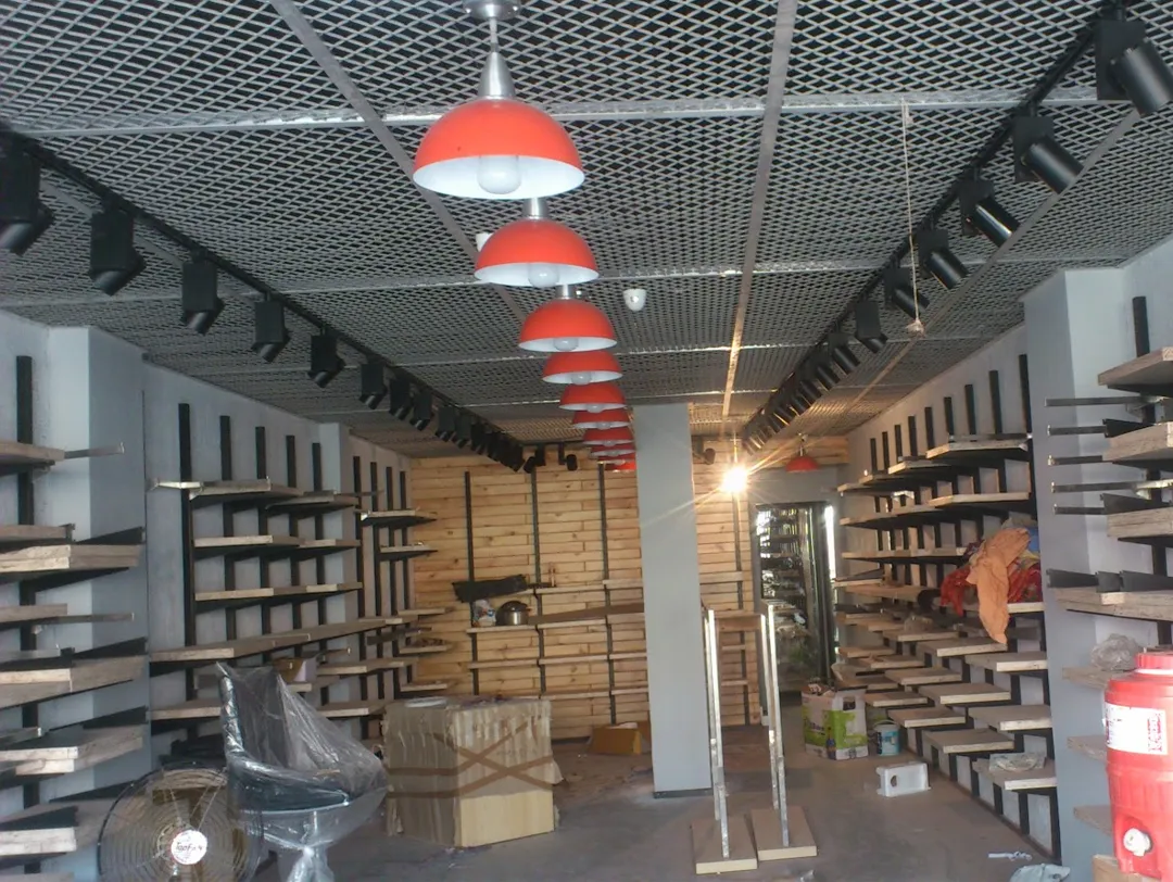 best Showroom Interior Designer